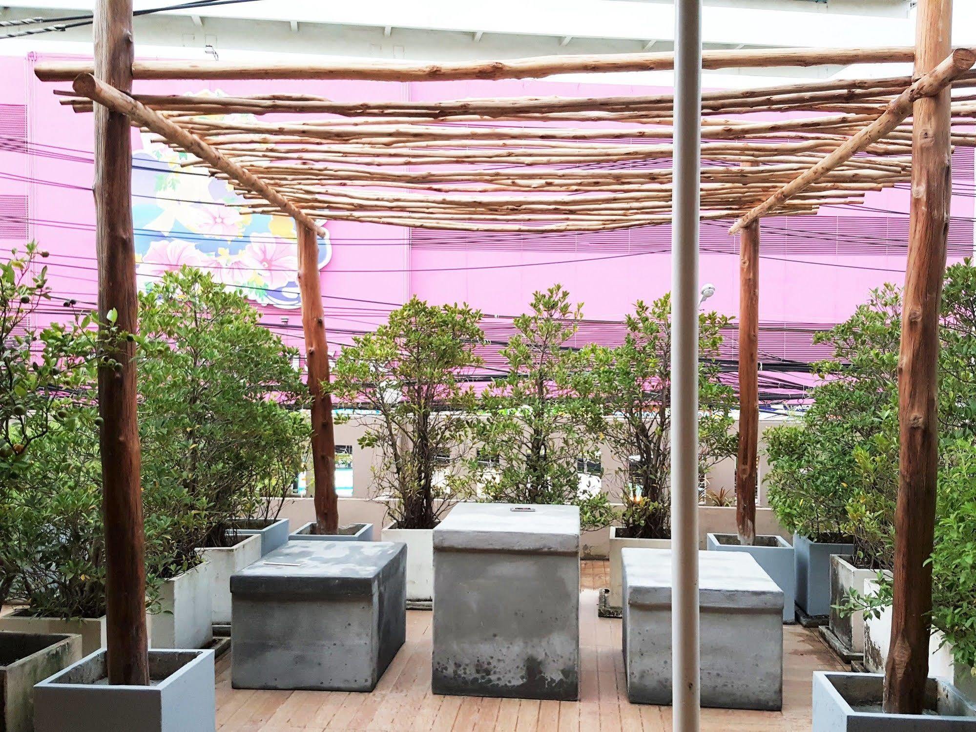 Limburi Hometel Phuket Exterior foto